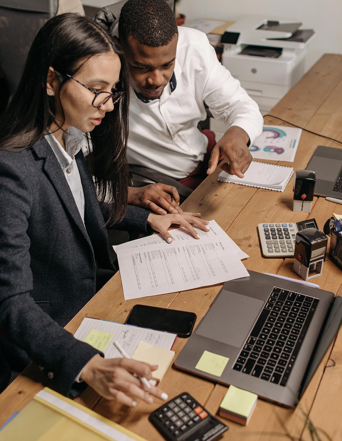 Man_and_Woman_Business_Desk